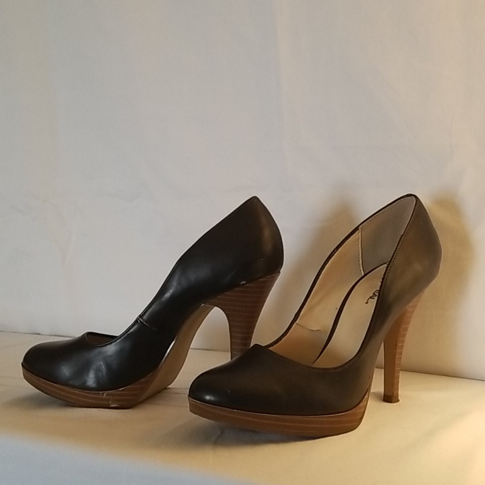 High Heels - Picture 2 of 5